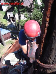 Montaż krzyża na kościele Ofiarowania Najświętszej Maryi Panny - Skawina