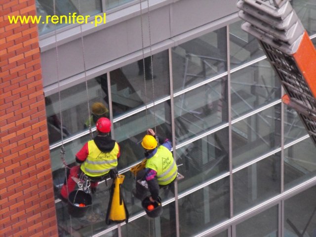 Mycie powierzchni szklanych - Bonarka City Center